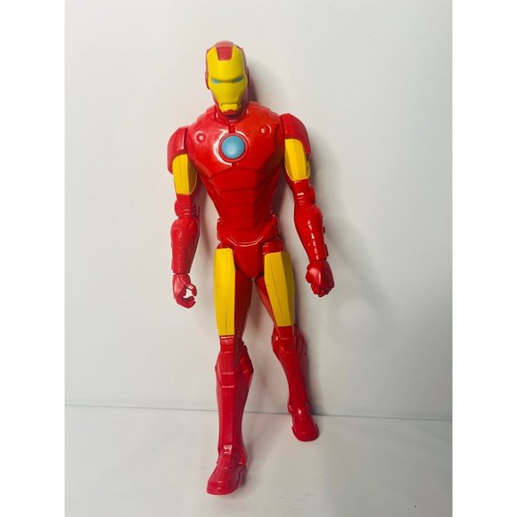 Marvel Toys Iron Man Yellow 2 Inch Action Figure Marvel Avengers Titan Hero Series 214